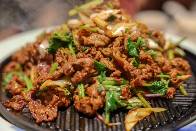 辣椒？藏在烟火里的六大江湖烧烤派系pg电子模拟器试玩大把孜然、大把(图2)