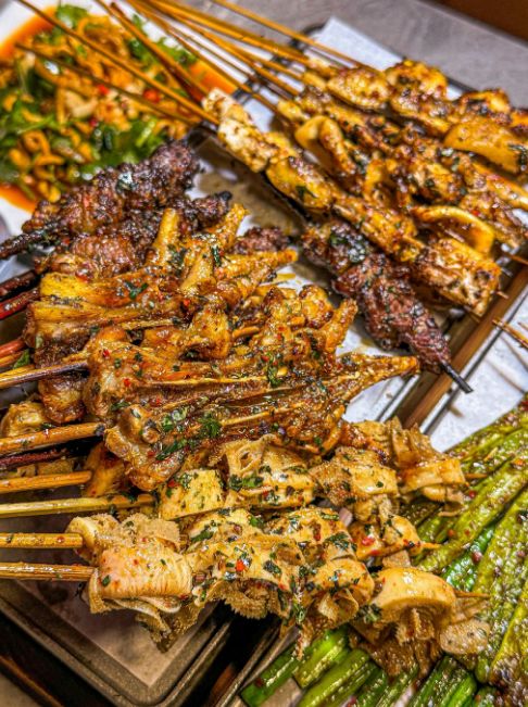 辣椒？藏在烟火里的六大江湖烧烤派系pg电子模拟器试玩大把孜然、大把(图4)